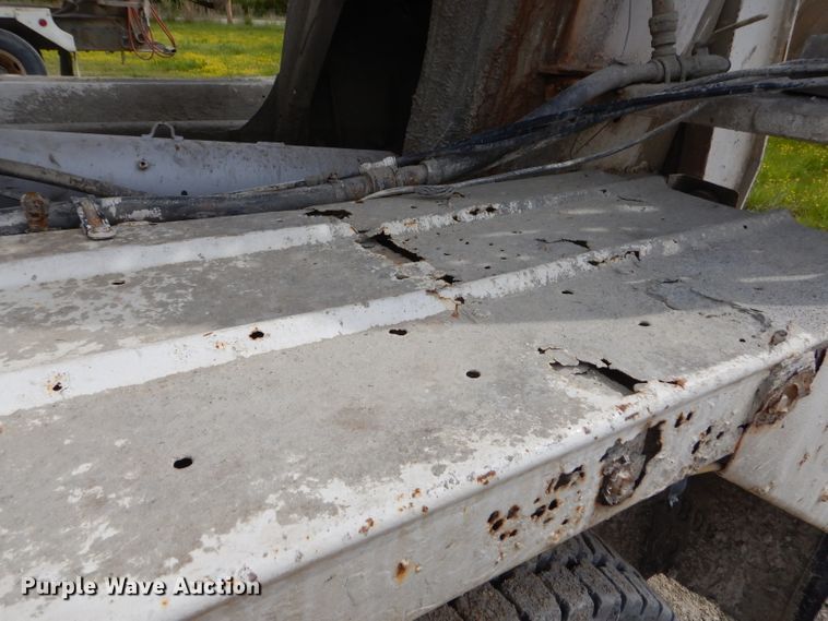 image for item GN9342 1993 Ford L8000 ready mix truck