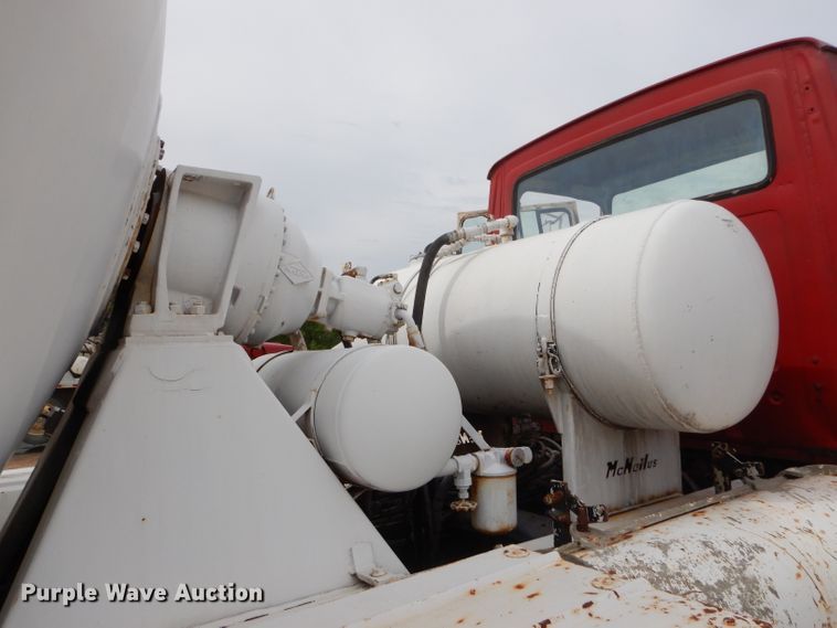 image for item GN9342 1993 Ford L8000 ready mix truck