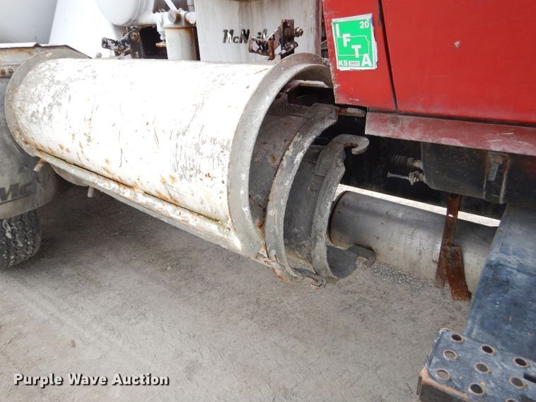 image for item GN9342 1993 Ford L8000 ready mix truck