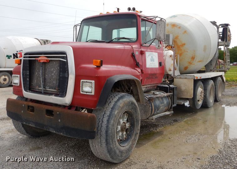 image for item GN9343 1996 Ford LT9000 ready mix truck