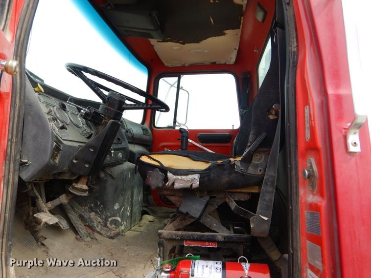 image for item GN9343 1996 Ford LT9000 ready mix truck