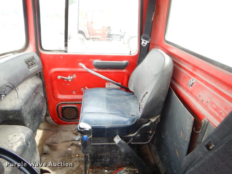 image for item GN9343 1996 Ford LT9000 ready mix truck