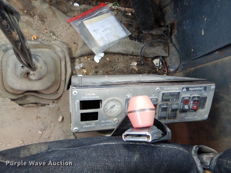 image for item GN9343 1996 Ford LT9000 ready mix truck