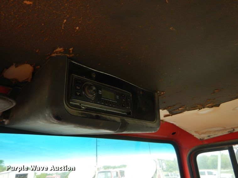 image for item GN9343 1996 Ford LT9000 ready mix truck