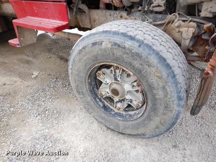 image for item GN9343 1996 Ford LT9000 ready mix truck