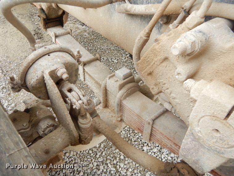 image for item GN9343 1996 Ford LT9000 ready mix truck