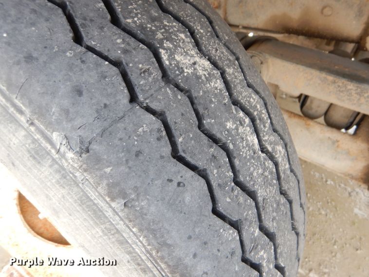 image for item GN9343 1996 Ford LT9000 ready mix truck