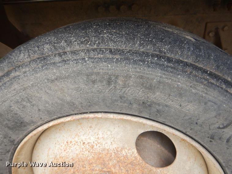 image for item GN9343 1996 Ford LT9000 ready mix truck