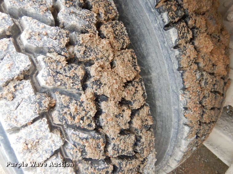 image for item GN9343 1996 Ford LT9000 ready mix truck