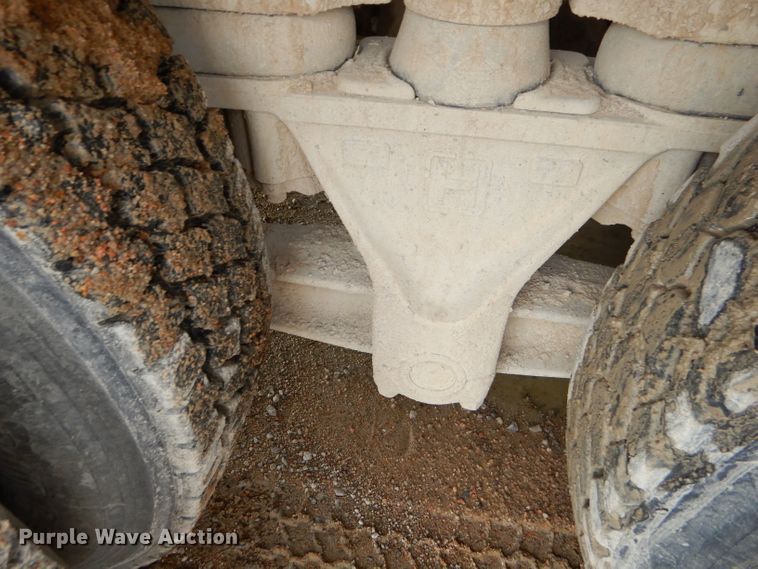 image for item GN9343 1996 Ford LT9000 ready mix truck