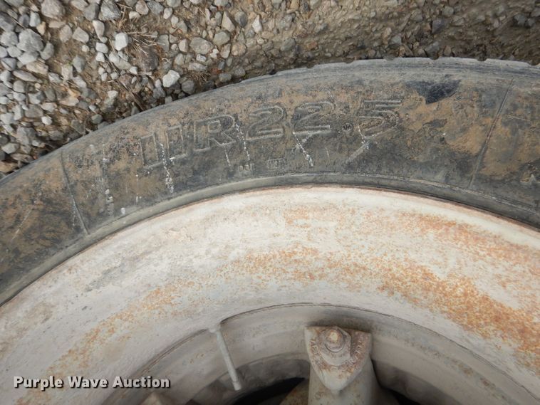 image for item GN9343 1996 Ford LT9000 ready mix truck