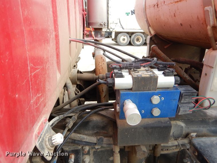 image for item GN9343 1996 Ford LT9000 ready mix truck