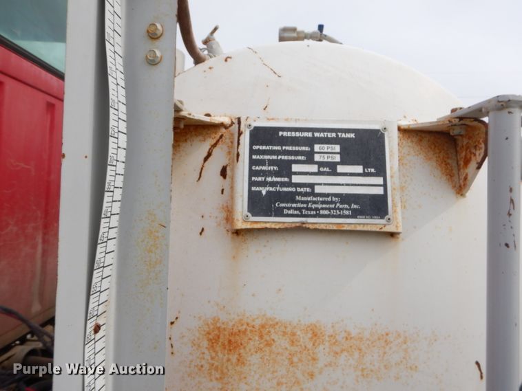 image for item GN9343 1996 Ford LT9000 ready mix truck