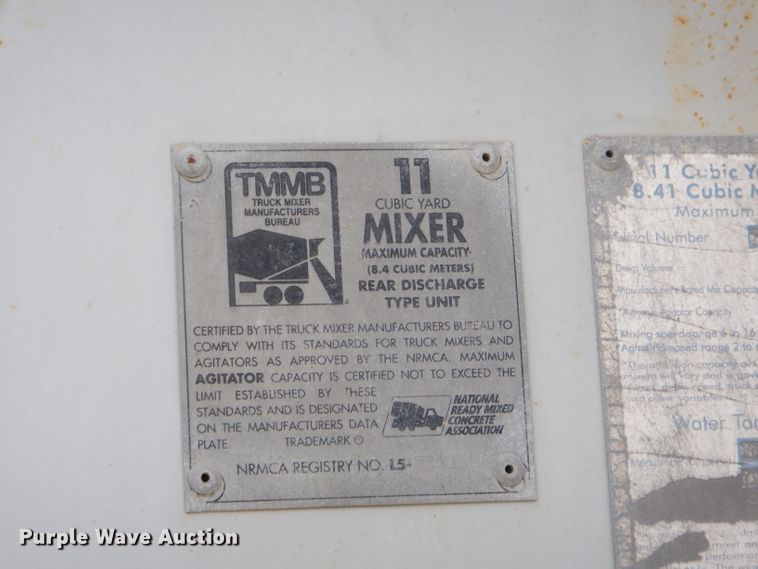 image for item GN9343 1996 Ford LT9000 ready mix truck