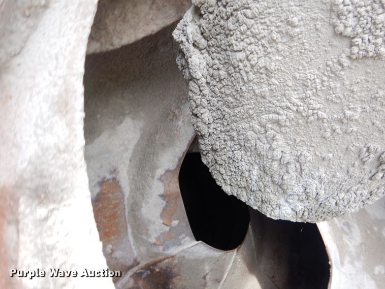 image for item GN9343 1996 Ford LT9000 ready mix truck