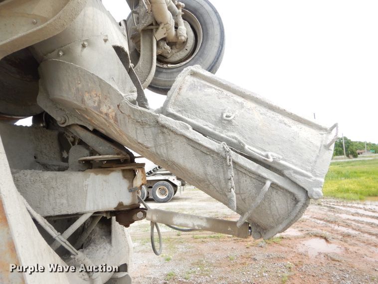 image for item GN9343 1996 Ford LT9000 ready mix truck