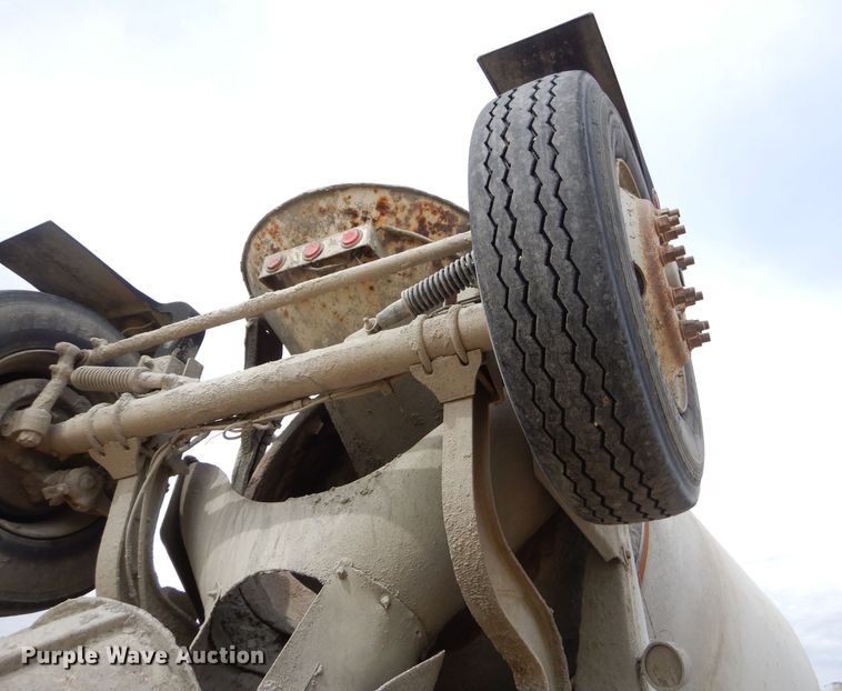 image for item GN9343 1996 Ford LT9000 ready mix truck