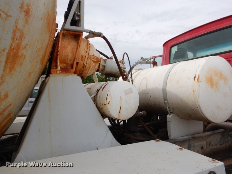 image for item GN9343 1996 Ford LT9000 ready mix truck