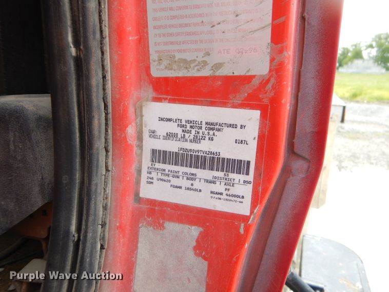 image for item GN9343 1996 Ford LT9000 ready mix truck