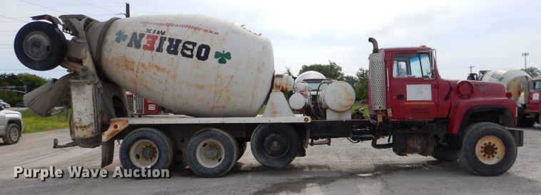 image for item GN9344 1994 Ford L8000 ready mix truck