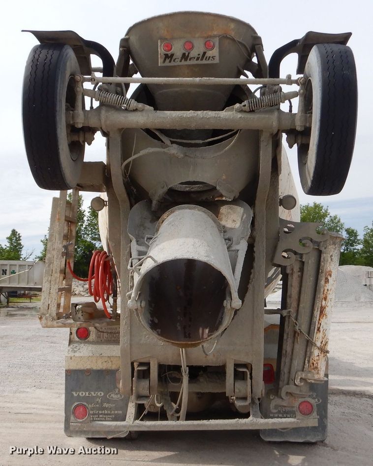 image for item GN9344 1994 Ford L8000 ready mix truck