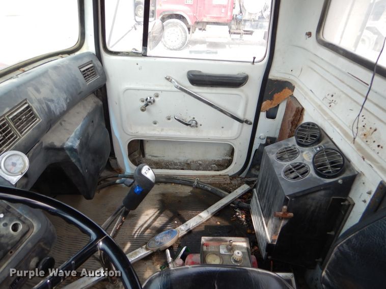 image for item GN9344 1994 Ford L8000 ready mix truck