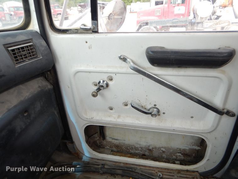 image for item GN9344 1994 Ford L8000 ready mix truck