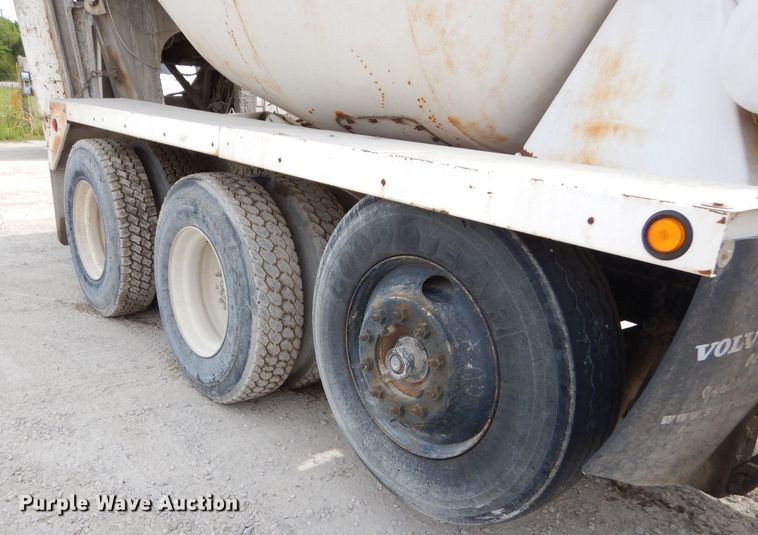 image for item GN9344 1994 Ford L8000 ready mix truck