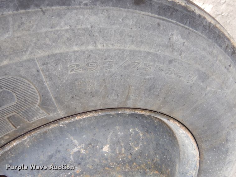 image for item GN9344 1994 Ford L8000 ready mix truck