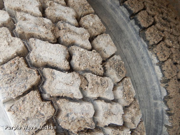 image for item GN9344 1994 Ford L8000 ready mix truck