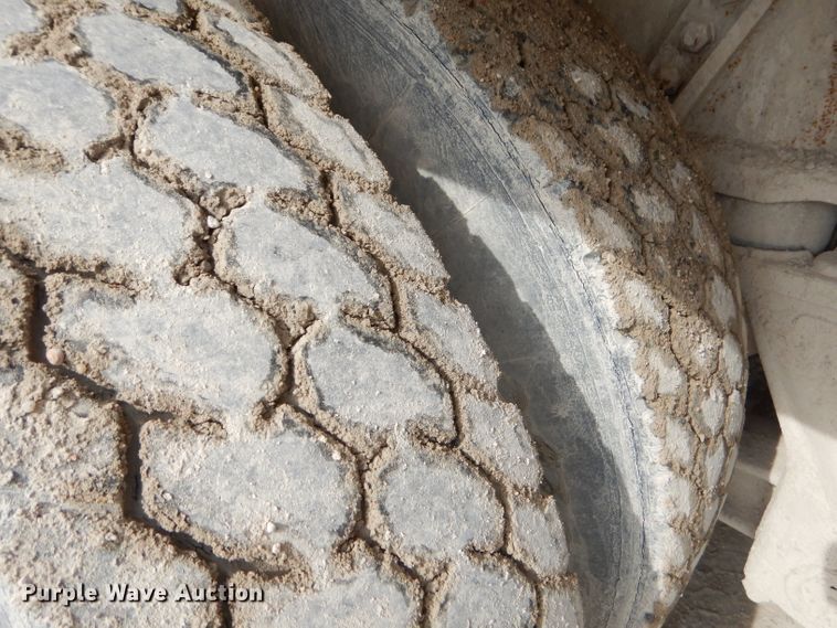 image for item GN9344 1994 Ford L8000 ready mix truck