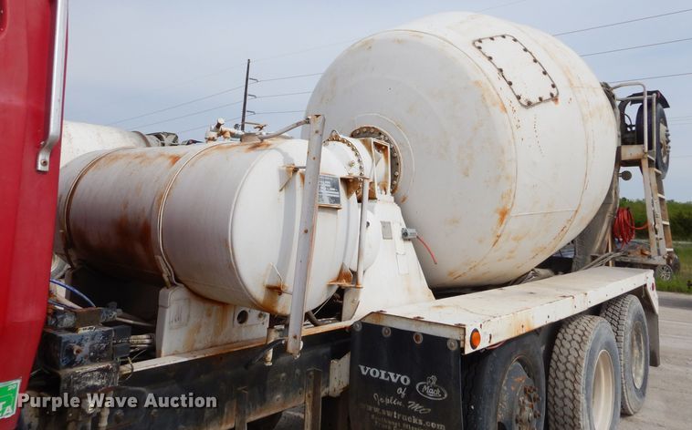 image for item GN9344 1994 Ford L8000 ready mix truck