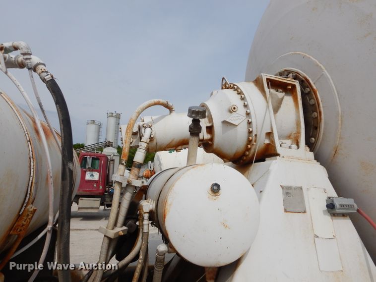 image for item GN9344 1994 Ford L8000 ready mix truck