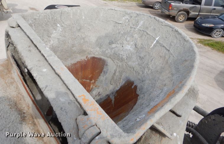 image for item GN9344 1994 Ford L8000 ready mix truck