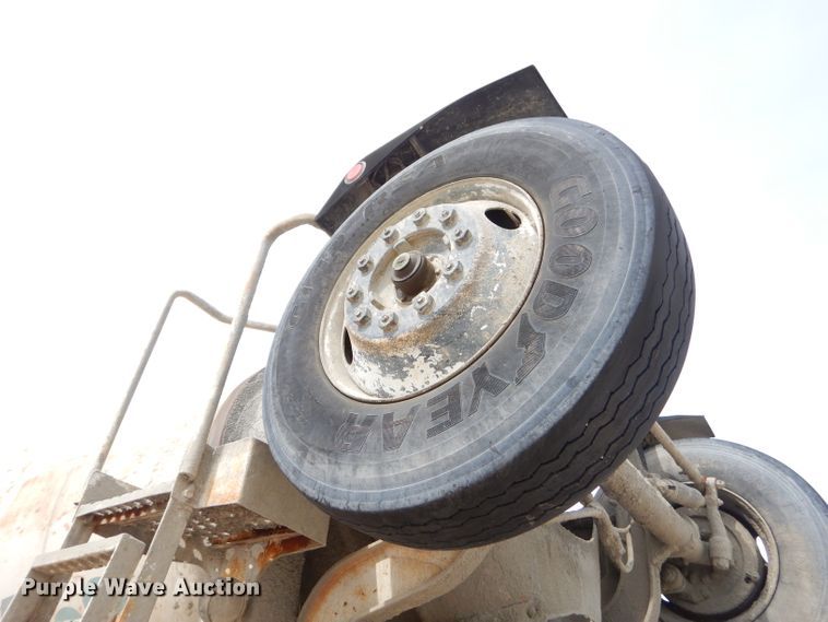 image for item GN9344 1994 Ford L8000 ready mix truck