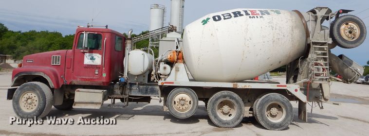 image for item GN9345 1995 International 5000SFA ready mix truck