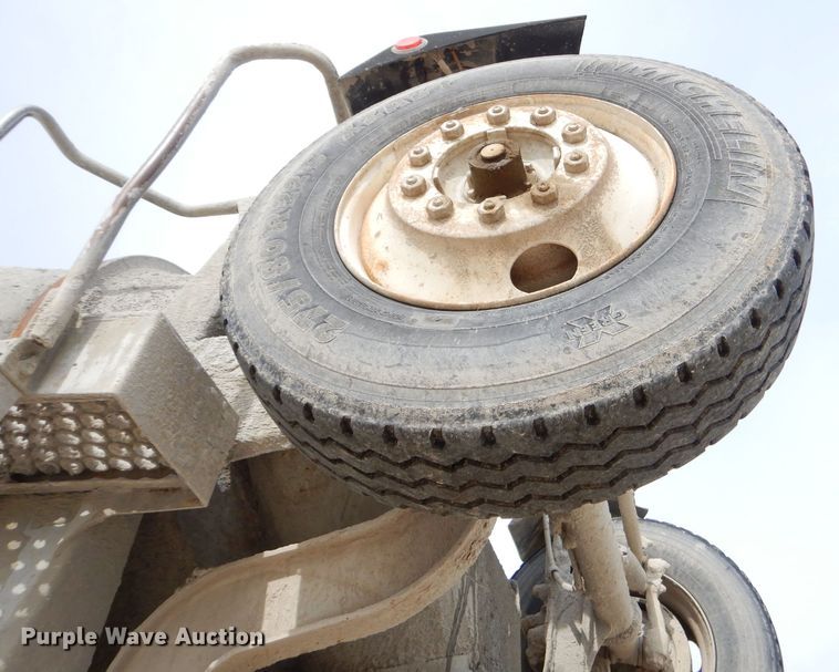 image for item GN9345 1995 International 5000SFA ready mix truck