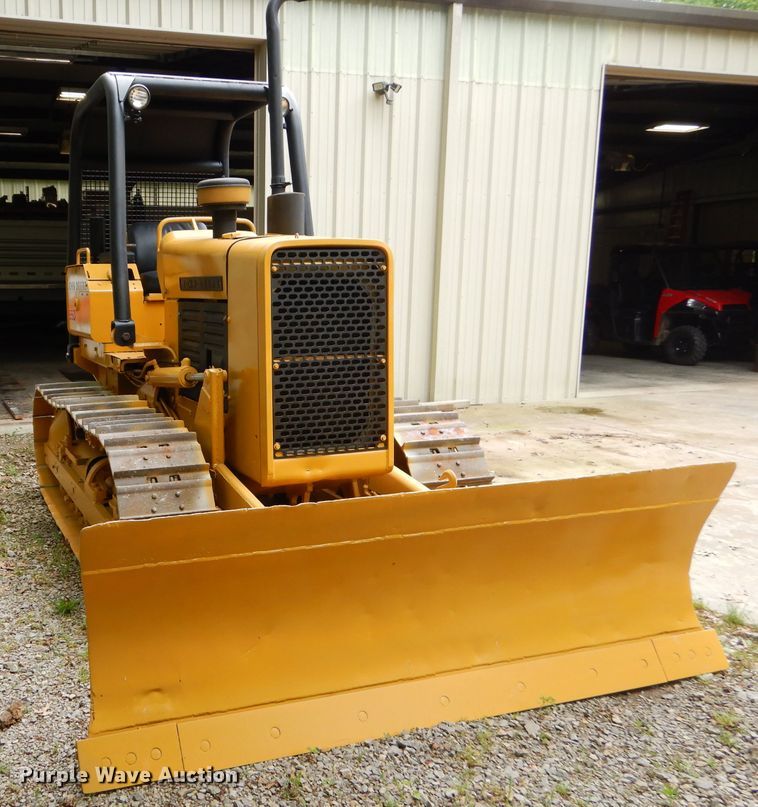 image for item GN9360 1980 John Deere 550C  crawler dozer