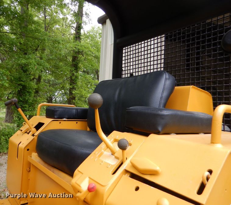 image for item GN9360 1980 John Deere 550C  crawler dozer