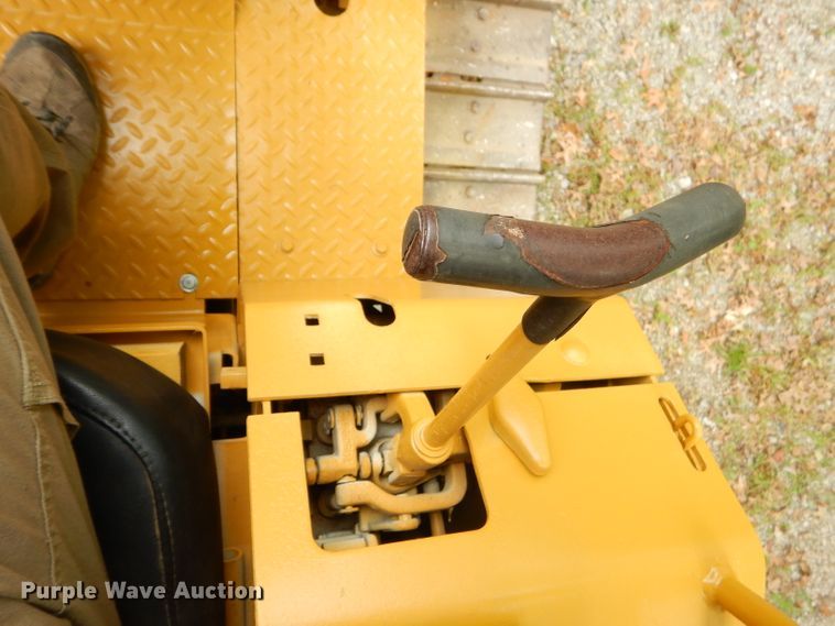 image for item GN9360 1980 John Deere 550C  crawler dozer