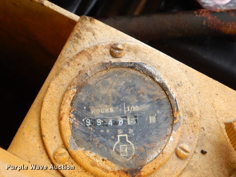 image for item GN9360 1980 John Deere 550C  crawler dozer