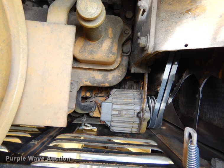 image for item GN9360 1980 John Deere 550C  crawler dozer