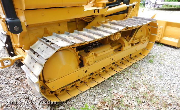 image for item GN9360 1980 John Deere 550C  crawler dozer