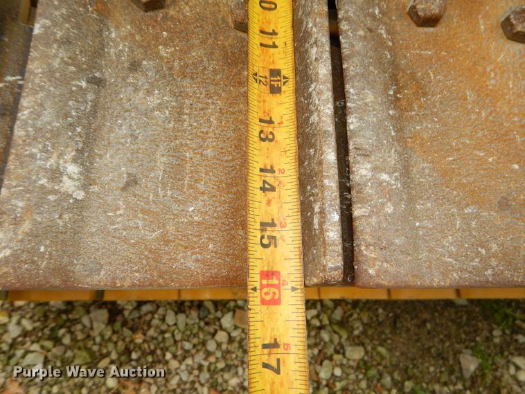 image for item GN9360 1980 John Deere 550C  crawler dozer