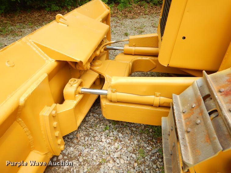 image for item GN9360 1980 John Deere 550C  crawler dozer