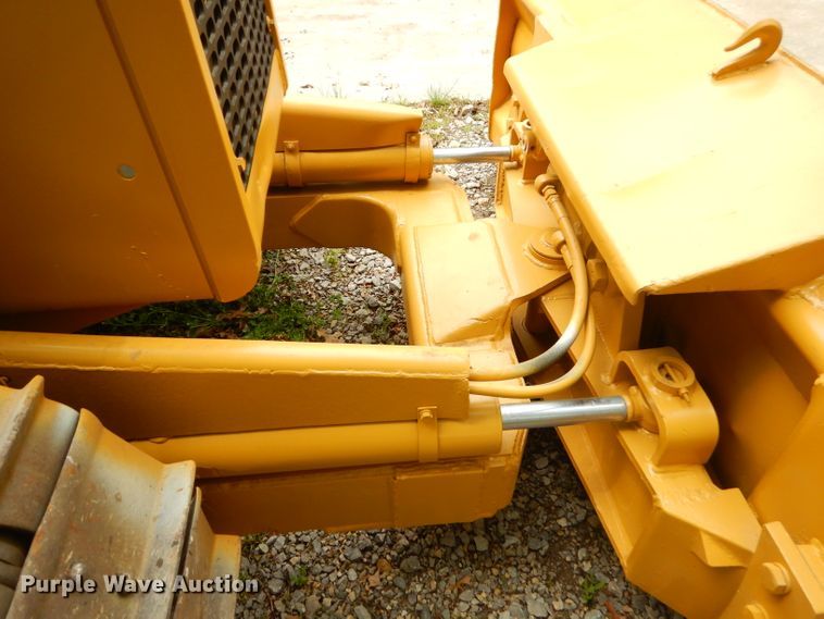 image for item GN9360 1980 John Deere 550C  crawler dozer