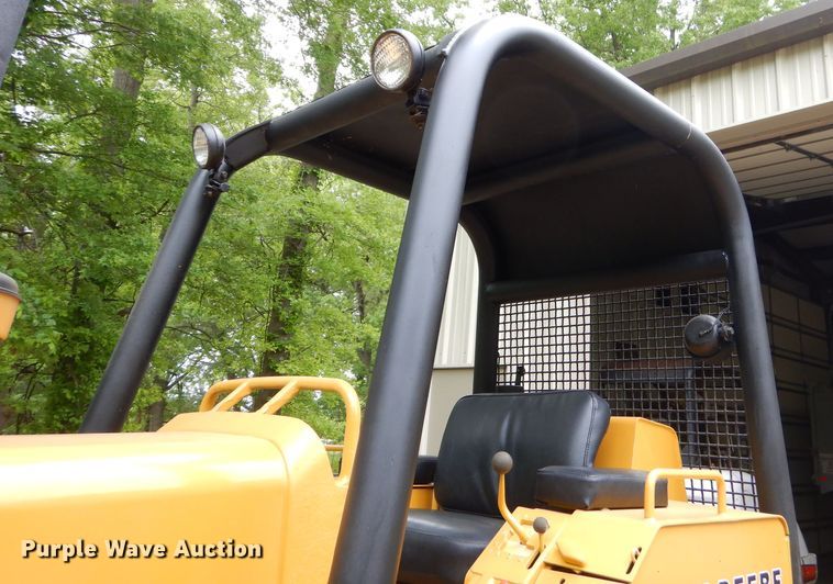 image for item GN9360 1980 John Deere 550C  crawler dozer