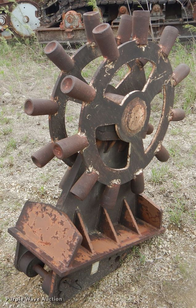 image for item GO9626 Penetrench H18B double wheel compactor