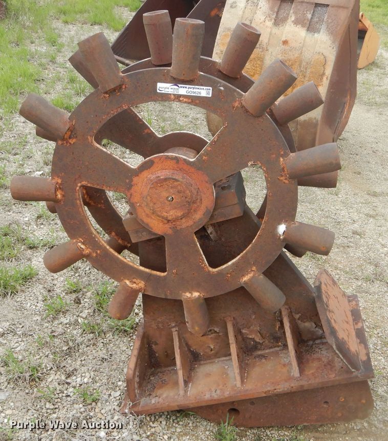 image for item GO9626 Penetrench H18B double wheel compactor