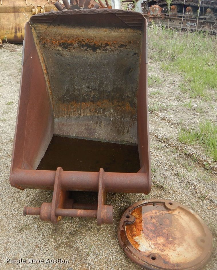 image for item GO9627 Hendrix 36"W excavator bucket